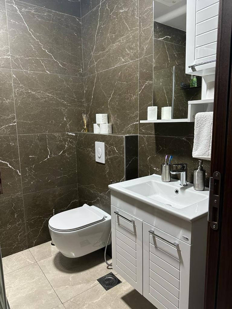 Nejra Apartment Ulcinj Exteriör bild